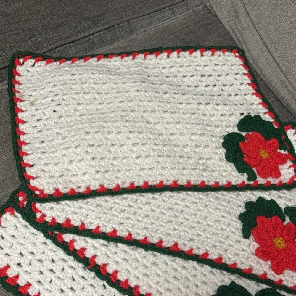 Set of 4 Handmade Crochet Poinsettia Placemats Christmas Holiday Table 10x15